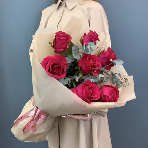 Букет с розовыми розами 60 см. и эвкалиптом арт. 76724