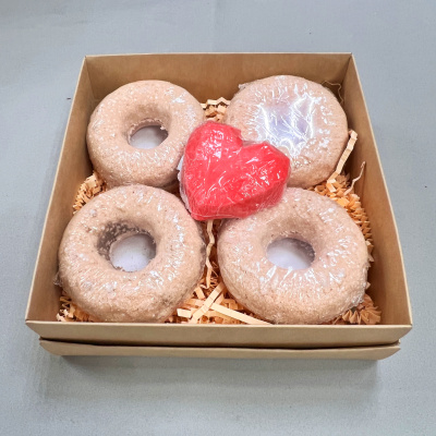 Подарочный набор "Приятные сладости" с пончиками-бомбочками для ванны и мылом ручной работы N 46443