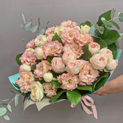 Букет "Ванильный пломбир" из кустовых пионовидных роз и эустомы арт. 45006