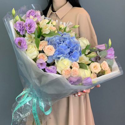 Большой букет с гортензией, эустомой и кустовыми розами 66669