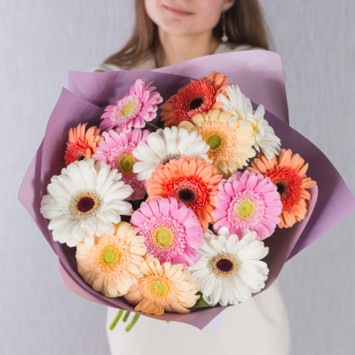 Букет из мини-гербер в нежных оттенках N 35812